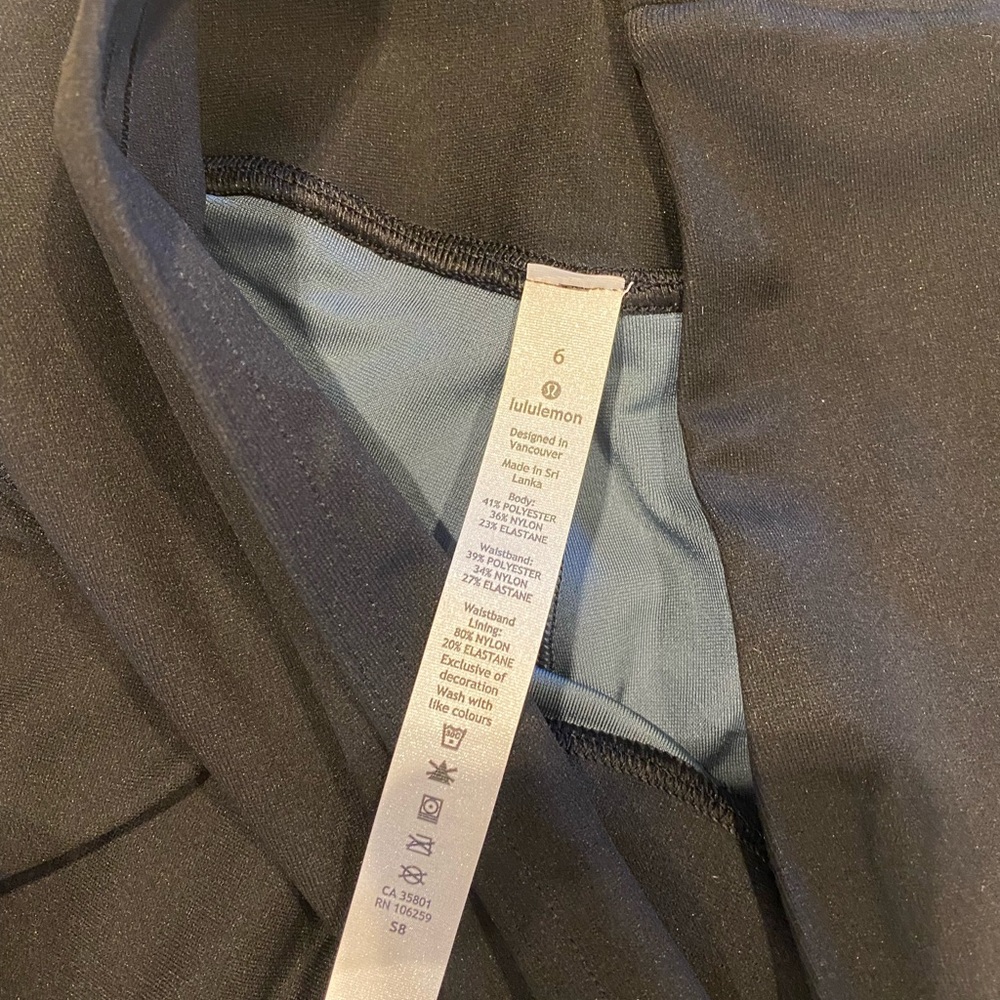 Lululemon Black / Glacier Grey Mapped Out  Tight 28" Activewear Bottoms - Picture 5 of 6